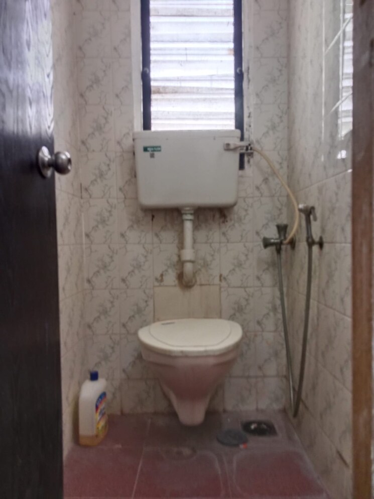Bathroom, gagangiri-florence 1 Bedroom 440 Sq.Ft. Apartment In Dahisar West Mumbai 7772932