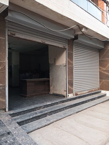 Commercial Showroom 1000 Sq.Ft. For Rent in Shalimar Garden Ghaziabad  7773075