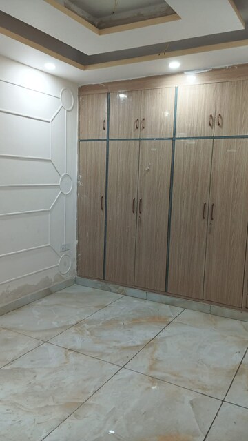 Room in 4 BHK Builder Floor at Shalimar Garden – for Sale