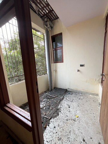Balcony in 2 BHK Builder Floor at Palm Residency Chhatarpur, Chattarpur – for Sale