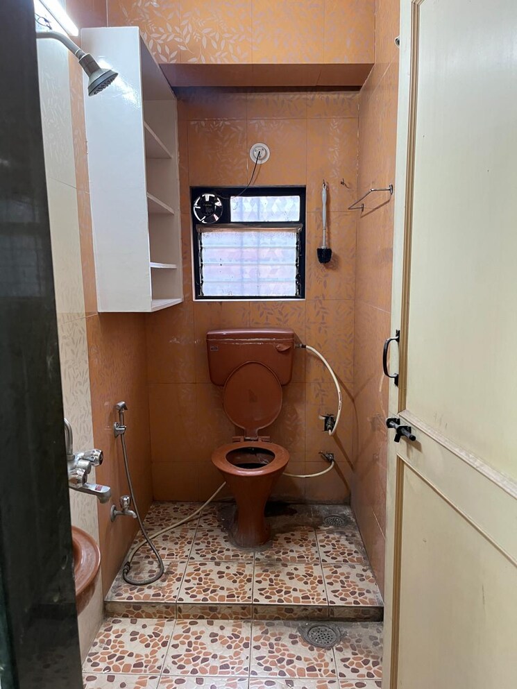 Bathroom, mitra-mandal 2 Bedroom 850 Sq.Ft. Apartment In Parvati Paytha Pune 7773659