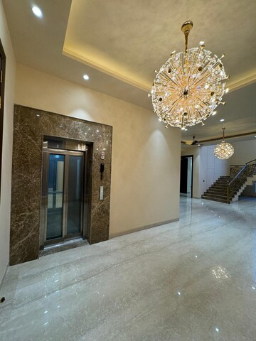 Room in 6+ BHK Villa at Risland Sky Mansion, Chattarpur – for Sale