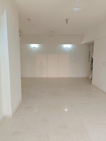 Room in 3 BHK Apartment at DLF The Skycourt, Sector 86 – for Sale