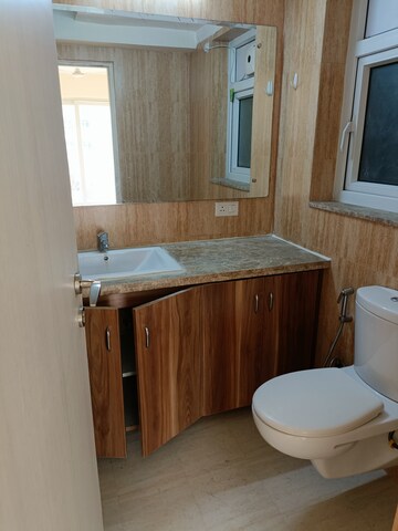 Bathroom in 3 BHK Apartment at DLF The Skycourt, Sector 86 – for Sale