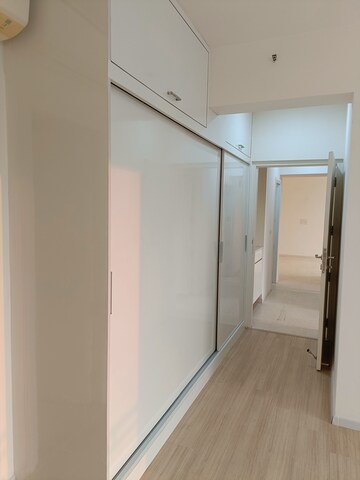 Room in 3 BHK Apartment at DLF The Skycourt, Sector 86 – for Sale