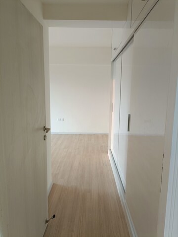 Bathroom in 3 BHK Apartment at DLF The Skycourt, Sector 86 – for Sale