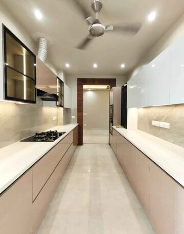Building Lobby in 4 BHK Builder Floor at Ansal API Esencia, Sector 67 – for Sale