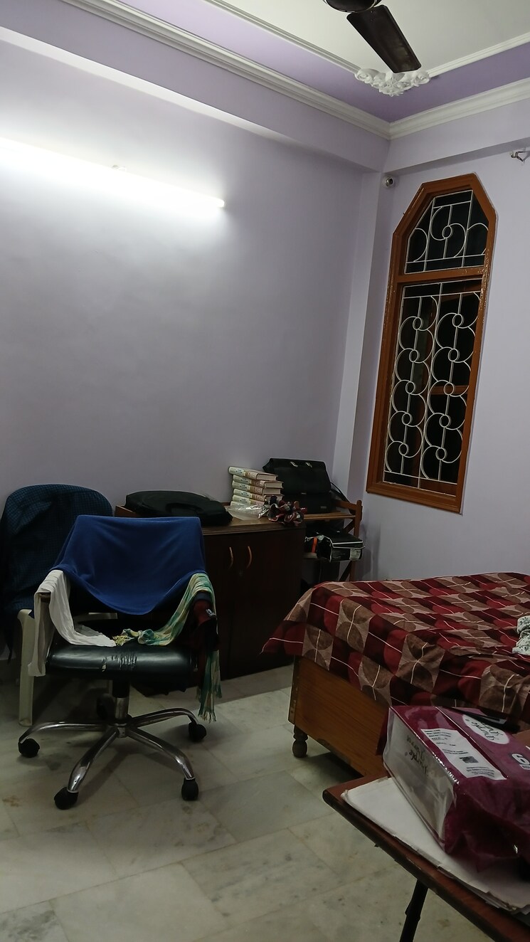 Room, batla house 4 Bedroom 1350 Sq.Ft. Apartment In Batla House Delhi 7774164