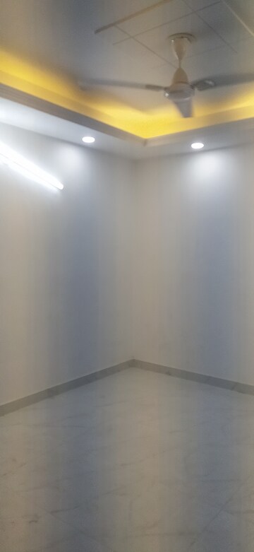 Room in 3 BHK Builder Floor at Panchsheel Vihar – for Sale