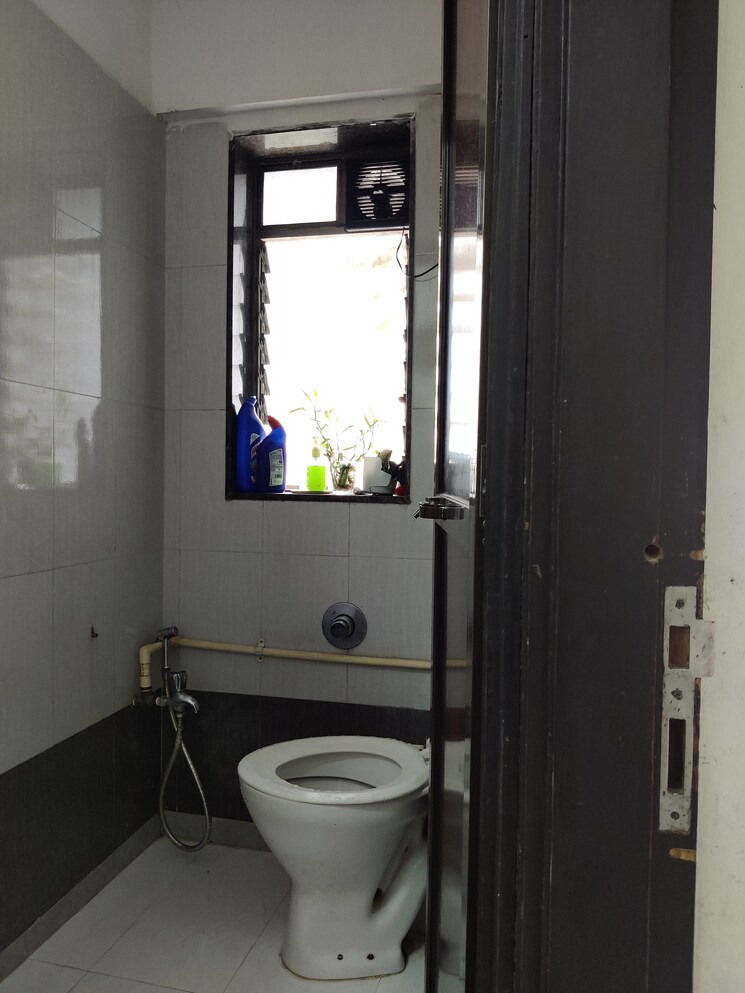 Bathroom, dudhwala-aqua-gem 1 Bedroom 383 Sq.Ft. Apartment In Mazgaon Mumbai 7774306