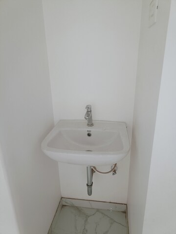 Bathroom in 5 BHK Apartment at Mayuresh Apartment Kothrud, Kothrud – for Sale