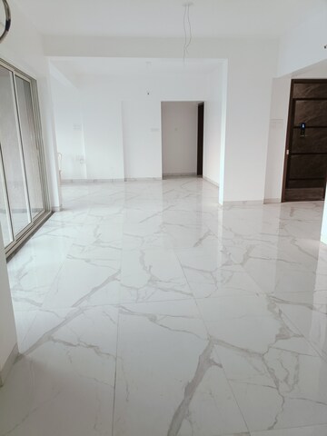Bathroom in 5 BHK Apartment at Mayuresh Apartment Kothrud, Kothrud – for Sale