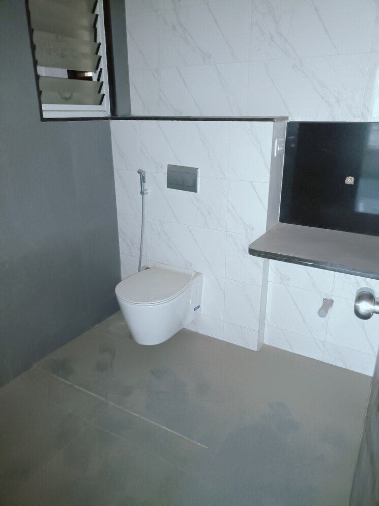 Bathroom, srk-shivtirtha 3 Bedroom 1550 Sq.Ft. Apartment In Kothrud Pune 7774390