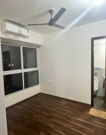 Room in 2 BHK Apartment at Lodha Amara, Kolshet Road – for Sale