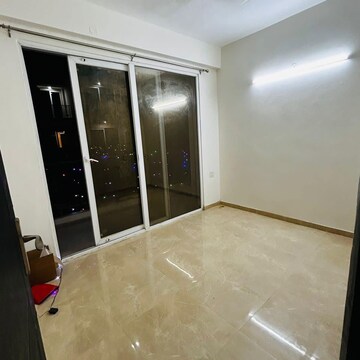 Room in 2 BHK Apartment at Signature Global City, Sector 37d – for Sale