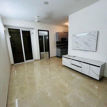Room in 2 BHK Apartment at Signature Global City, Sector 37d – for Sale