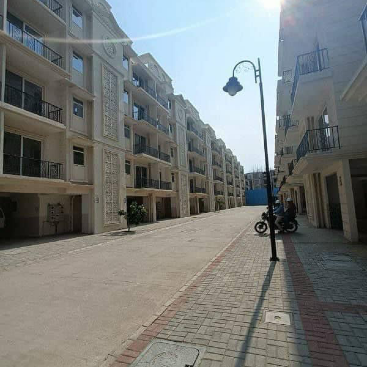 2 BHK + Servant Room,Extra Room Apartment For Sale in Signature Global City