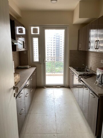 Room in 3 BHK Apartment at DLF The Skycourt, Sector 86 – for Sale
