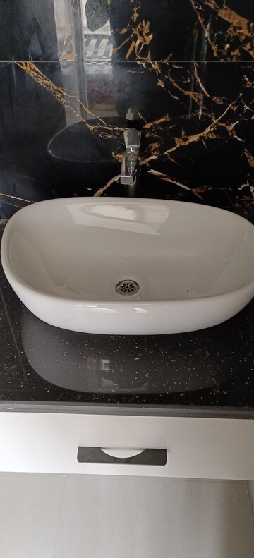 Bathroom in 4 BHK Villa at Chinmay Urbanac Garden, Gomti Nagar – for Sale