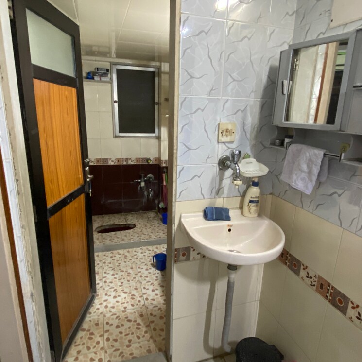 Bathroom, mulund east 2 Bedroom 876 Sq.Ft. Apartment In Mulund East Mumbai 7774982