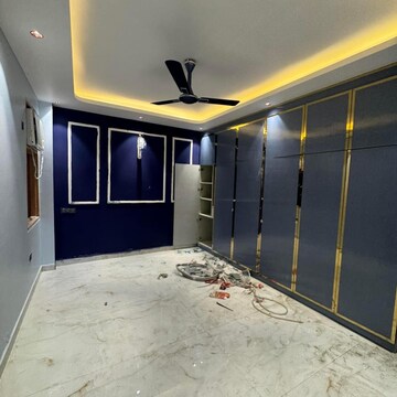 Room in 3 BHK Builder Floor at Chattarpur – for Sale