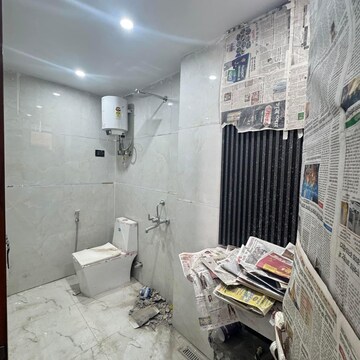 Team Area in 3 BHK Builder Floor at Chattarpur – for Sale