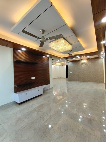 Furnished Amenities in 3.5 BHK Builder Floor at Ansal API Versalia, Sector 67a – for Sale