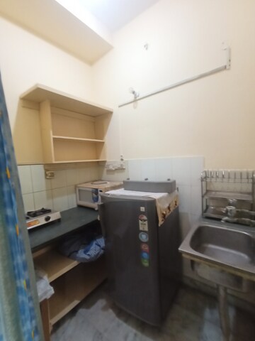 1 BHK Independent House For Rent in Sector 11