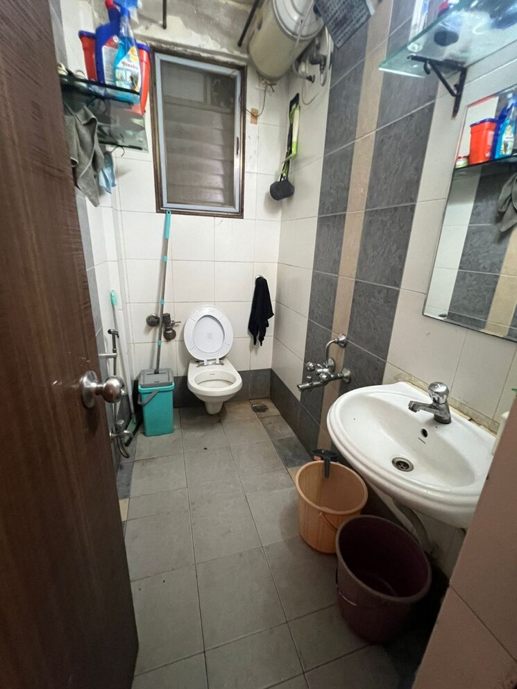 Bathroom, neelsidhi-tower 3 Bedroom 1150 Sq.Ft. Apartment In Vashi Sector 9 Navi Mumbai 7773391