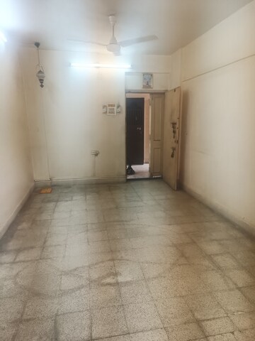 Room in 1 BHK Apartment at Oswal Park, Oswal Park – for Sale