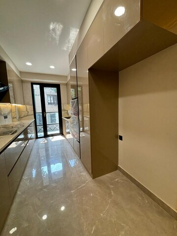 Building Lobby in 4 BHK Builder Floor at Ansal API Esencia, Sector 67 – for Sale