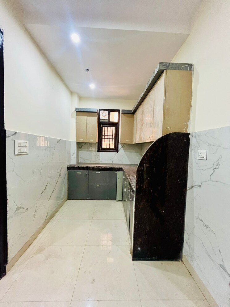 Kitchen, dwarka mor 3 Bedroom 900 Sq.Ft. Builder Floor In Dwarka Mor Delhi 7775708