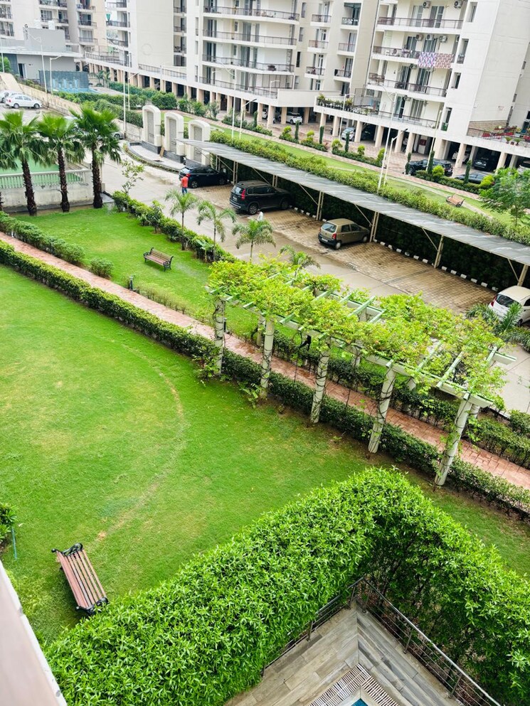 Garden, la-prisma 3.5 Bedroom 1940 Sq.Ft. Apartment In Nagla Road Zirakpur 7775774