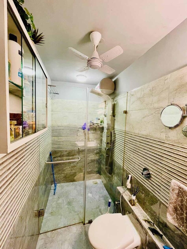 Bathroom, sethia-grandeur 2 Bedroom 800 Sq.Ft. Apartment In Bandra East Mumbai 7775900