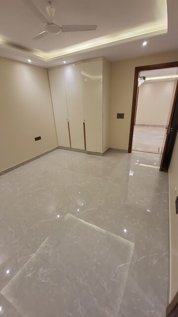 Room in 4 BHK Builder Floor at Sector 21c – for Sale
