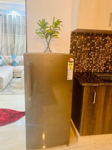 Furnished Amenities in 3 BHK Apartment at JakhaN-Rajpur Road – for Sale