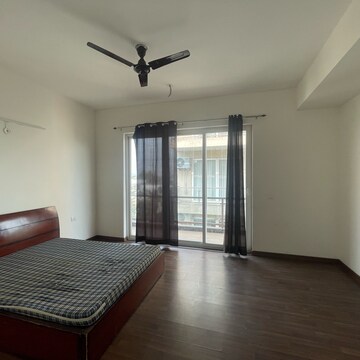 Bedroom in 4 BHK Villa at BPTP Amstoria, Sector 102 – for Sale