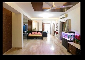 Bedroom in 5 BHK Villa at Cyber Meadows Society, Kondapur – for Sale