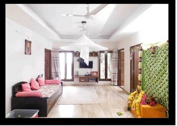 Bedroom in 5 BHK Villa at Cyber Meadows Society, Kondapur – for Sale
