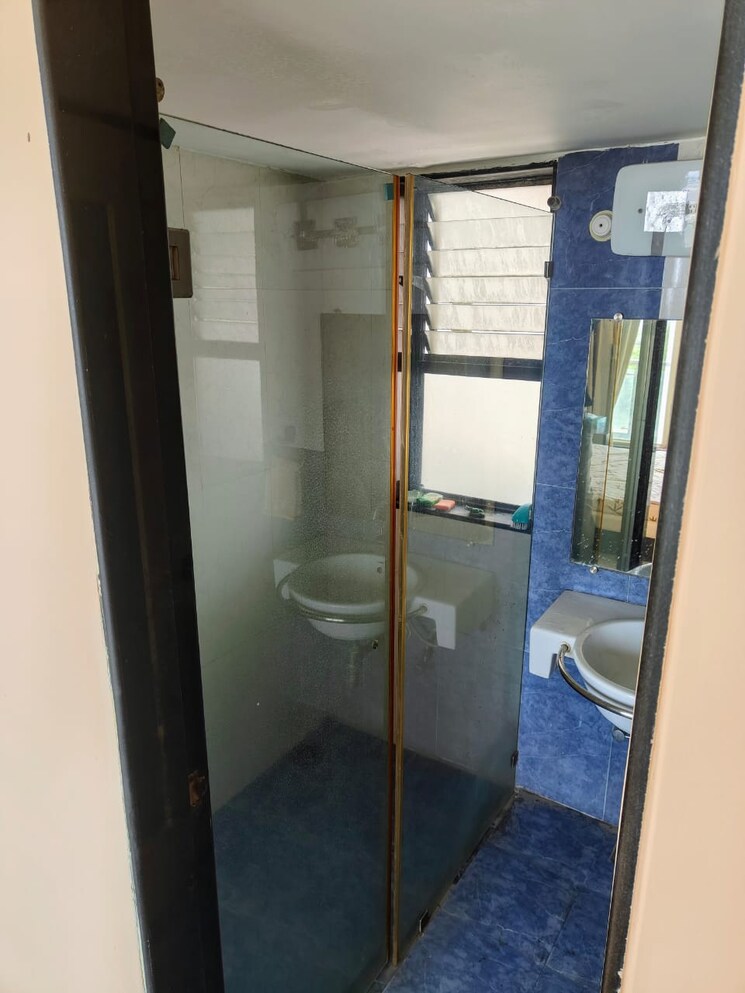 Attached Bathroom, harisiddhi-height 3 Bedroom 1350 Sq.Ft. Apartment In Worli Mumbai 7776538