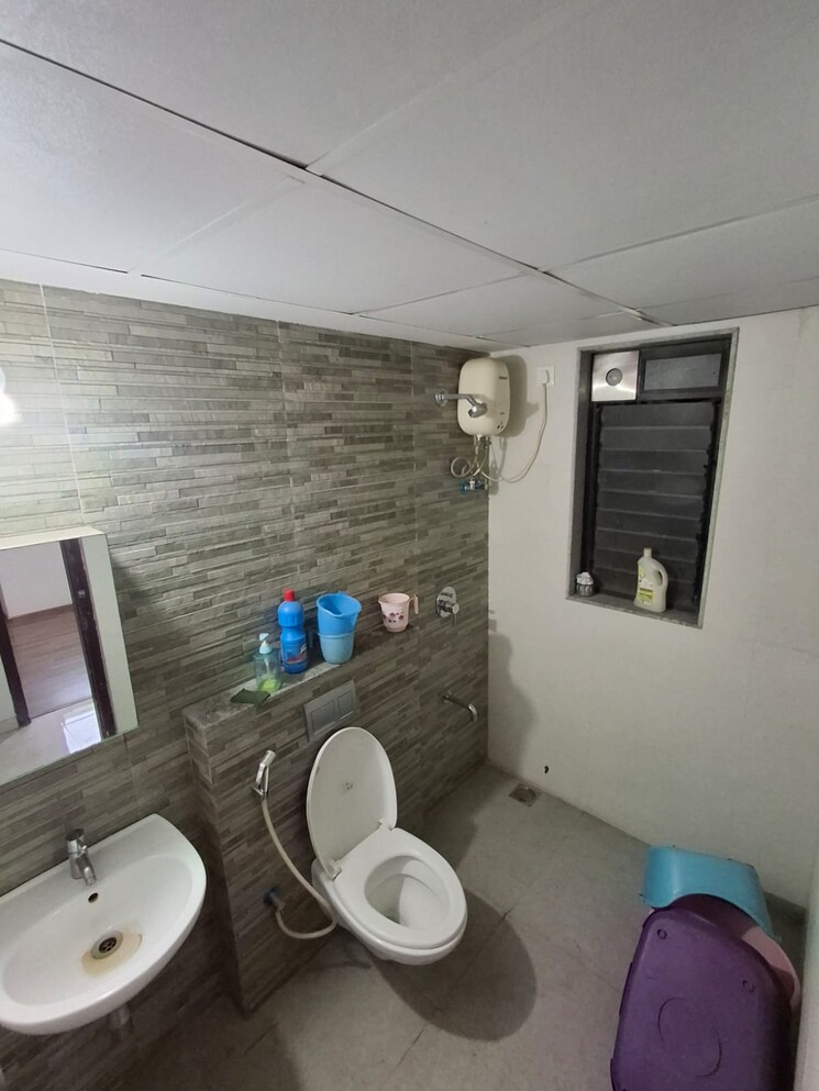 Bathroom, lodha-palava-city 2 Bedroom 743 Sq.Ft. Apartment In Dombivli East Thane 7776568