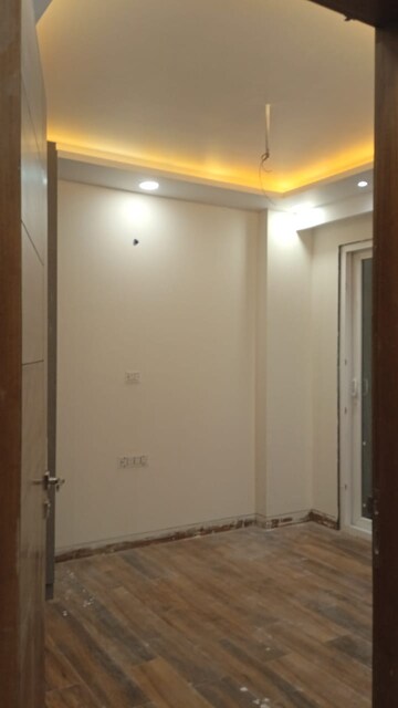 Room in 3 BHK Builder Floor at Sector 57 – for Sale