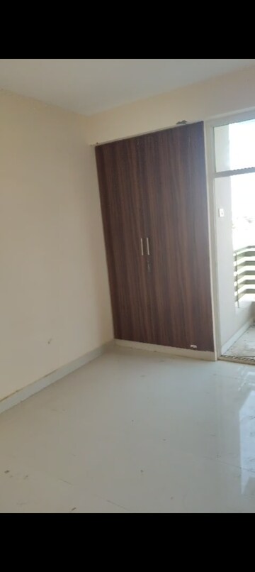Room in 2 BHK Apartment at Mehak Jeevan, Raj Nagar Extension – for Rent
