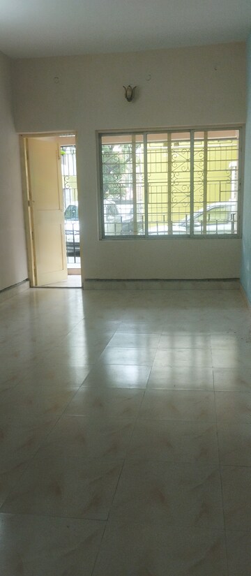 Room in 3 BHK Apartment at Kokapur – for Sale