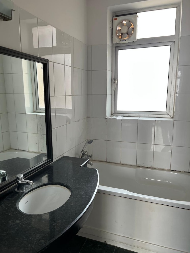 Bathroom, aez-aloha 4 Bedroom 3283 Sq.Ft. Apartment In Sector 57 Gurgaon 7777105