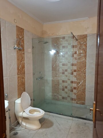 रेसिडेंशियल बिल्डर फ्लोर वर्ग फुट फॉर रेंट इन निति खंड ग़ाज़ियाबाद  7777193