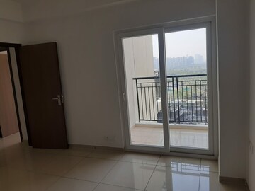 Room in 2 BHK Apartment at Gulshan Botnia, Sector 144 – for Sale