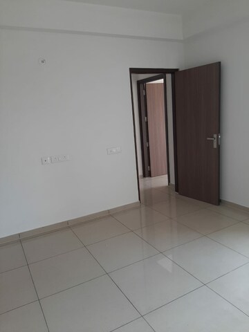 Room in 2 BHK Apartment at Gulshan Botnia, Sector 144 – for Sale