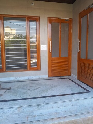 रेसिडेंशियल घर वर्ग फुट फॉर रेंट इन जीएमएस रोड देहरादून  7777409