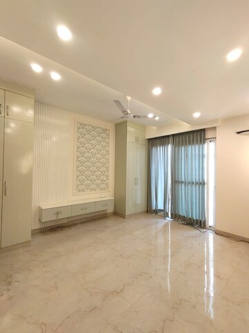Room in 4 BHK Builder Floor at Ansal Versalia Avante, Sector 67a – for Sale